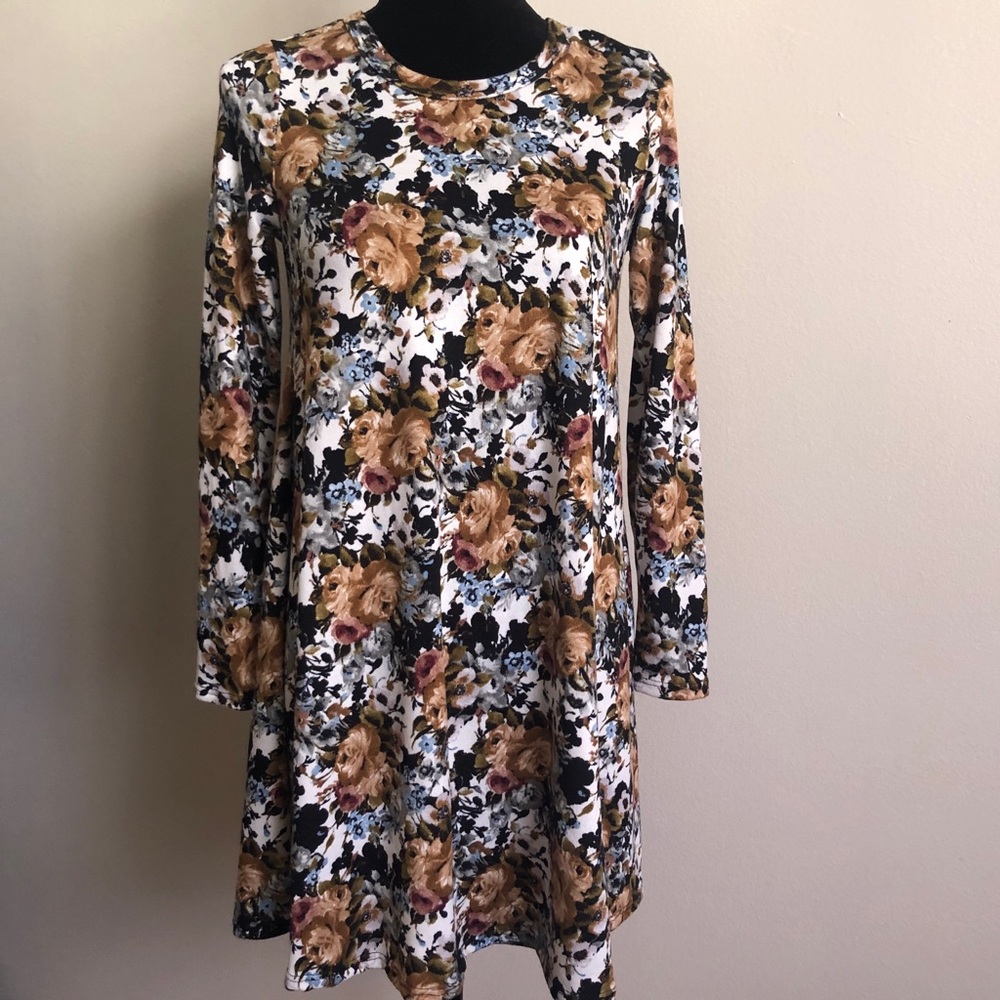 New floral dress size M